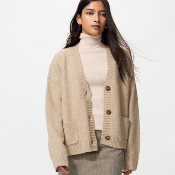 Uniqlo Sweaters - NWT Uniqlo Beige Cardigan